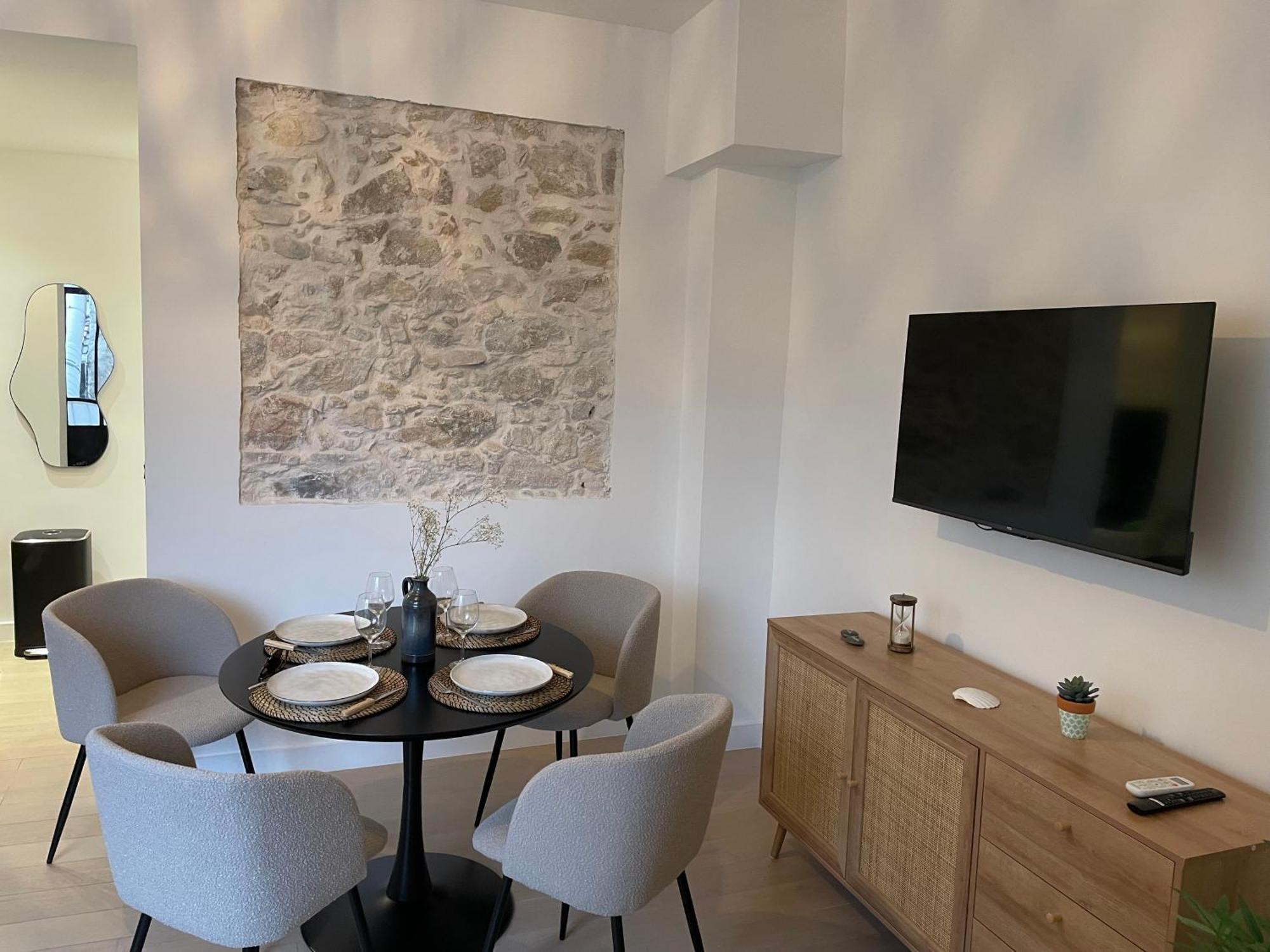 Casa Riviera - En Plein Coeur Du Vieil Apartment