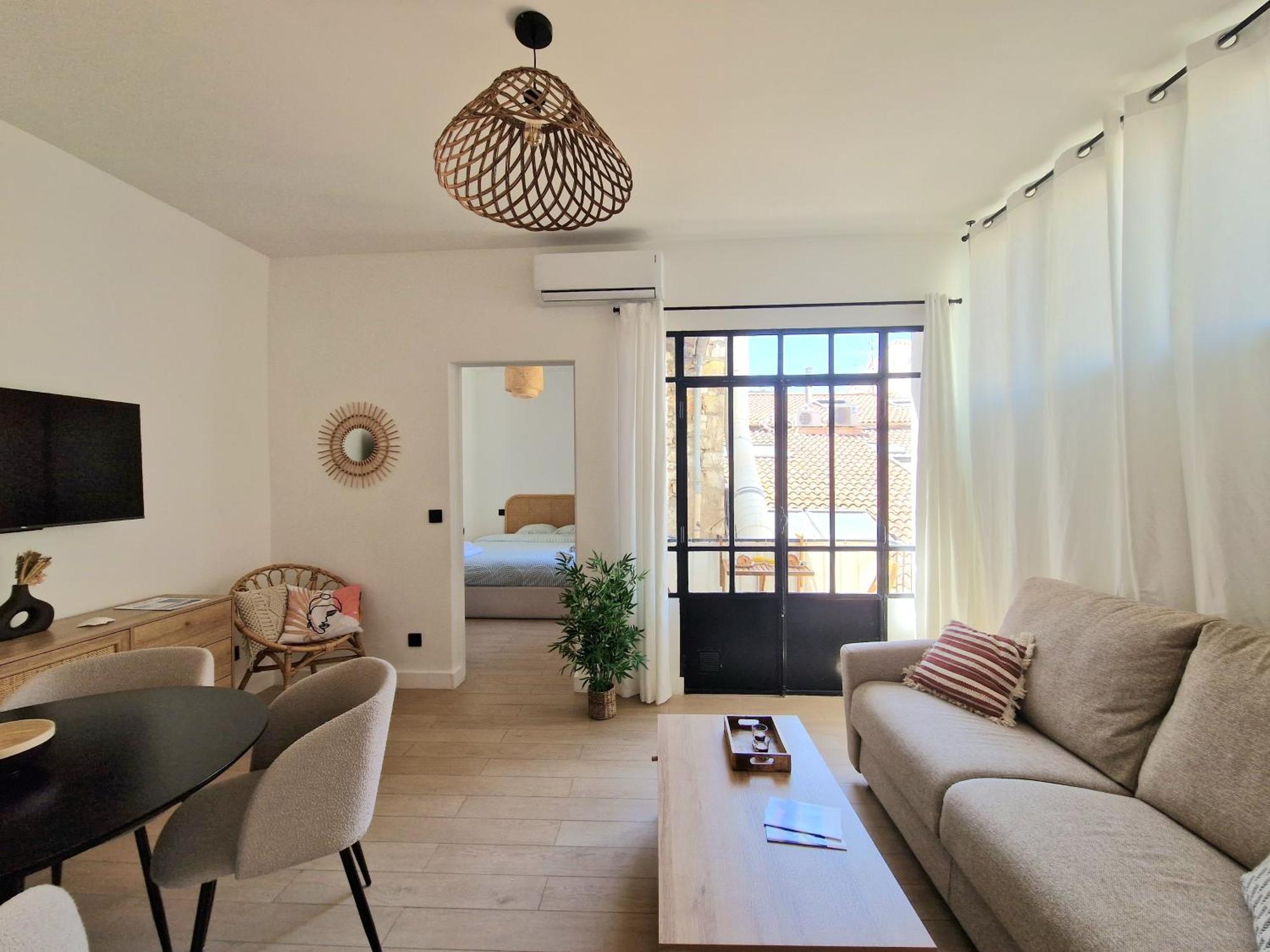 Casa Riviera - En Plein Coeur Du Vieil Apartment Antibes