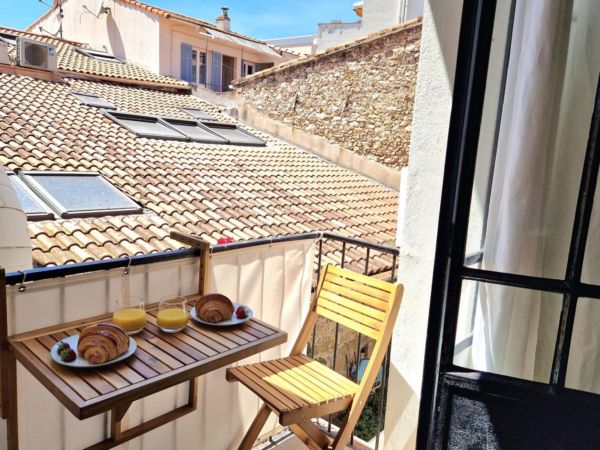 Appartement Casa Riviera - En Plein Coeur Du Vieil Antibes